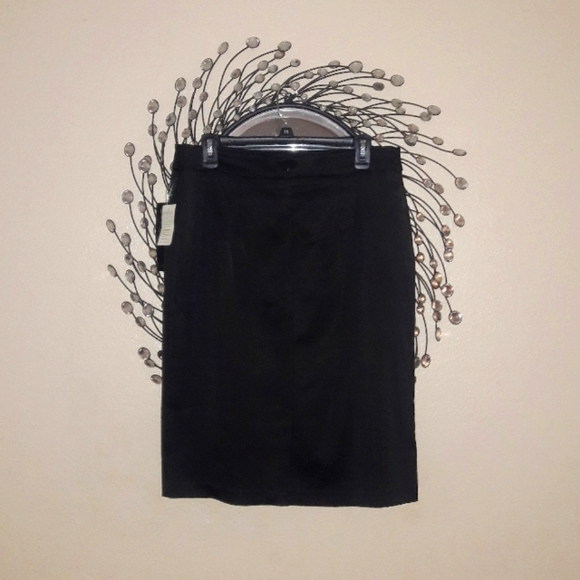 MSK Dresses & Skirts - MSK pencil skirt with back split